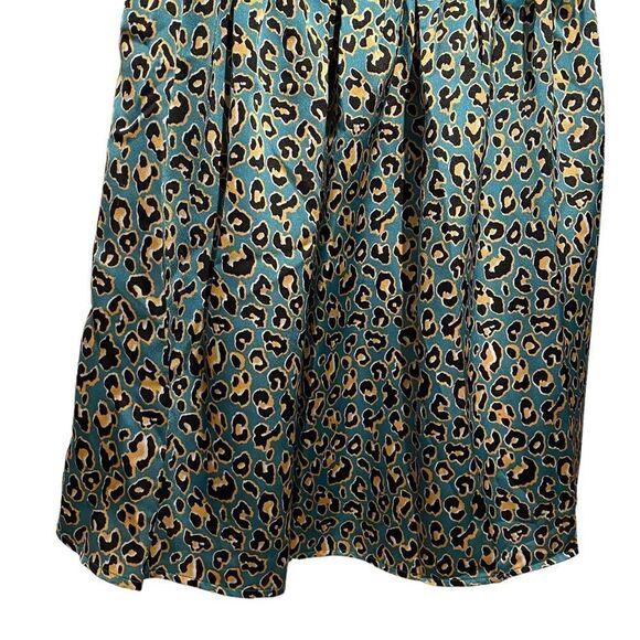 Moon River Green Cheatah Satin Print Short Sleeved Mini Casual Dress - Picture 3 of 5